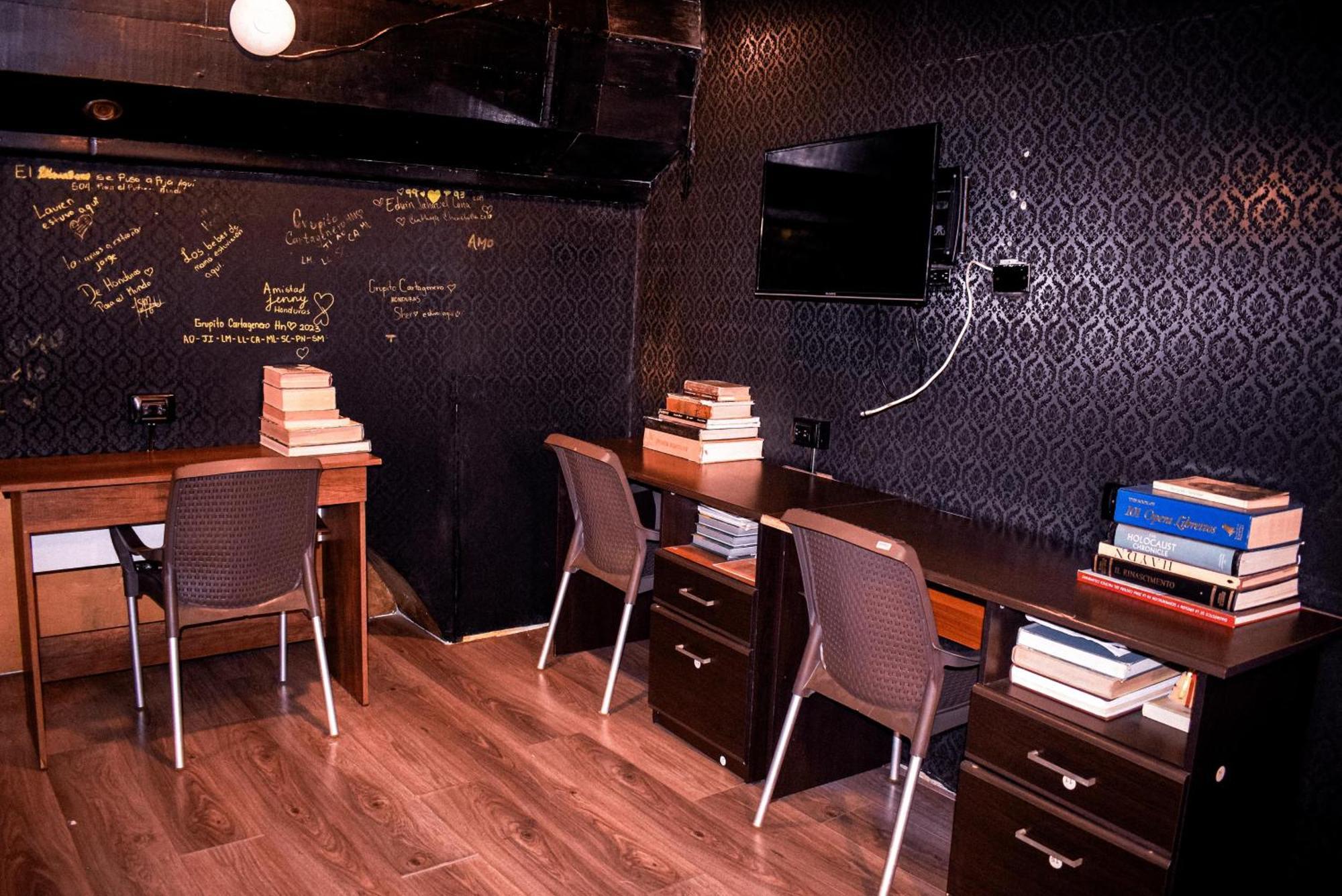 The Clock Hostel & Suites Cartagena Екстериор снимка